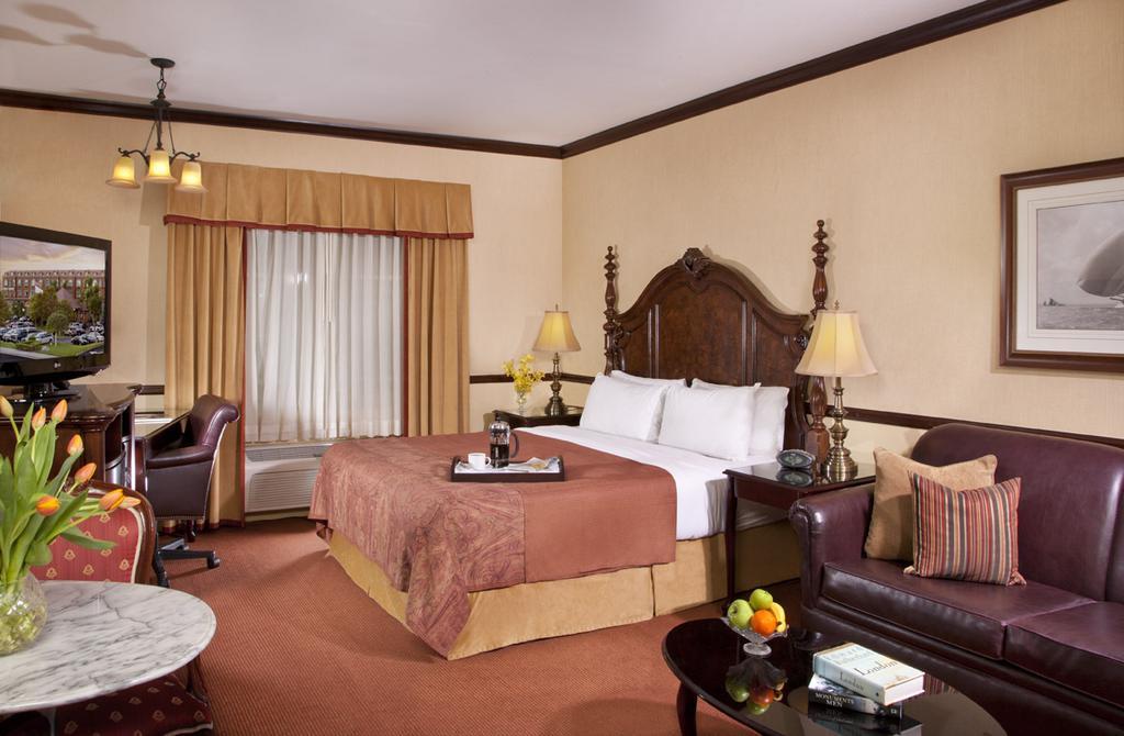 Ayres Hotel Costa Mesa Newport Beach Room photo